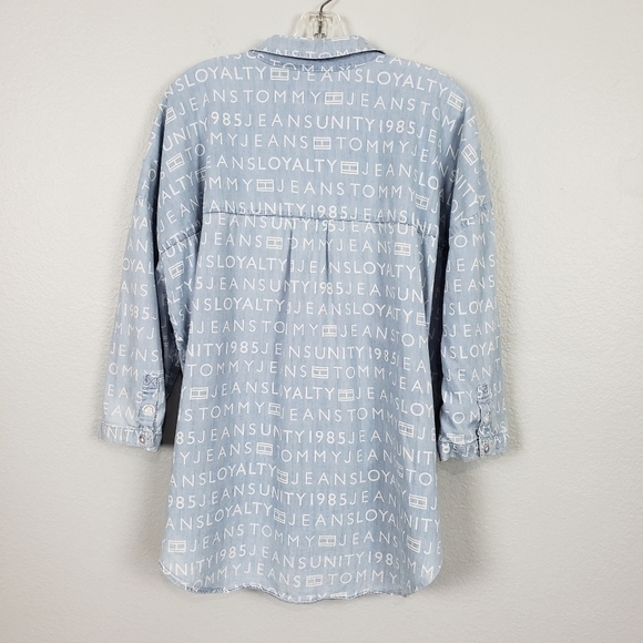 TOMMY JEANS Chambray All Over Logo Print Button Down Shirt Sz M Oversized Fit - Picture 6 of 9
